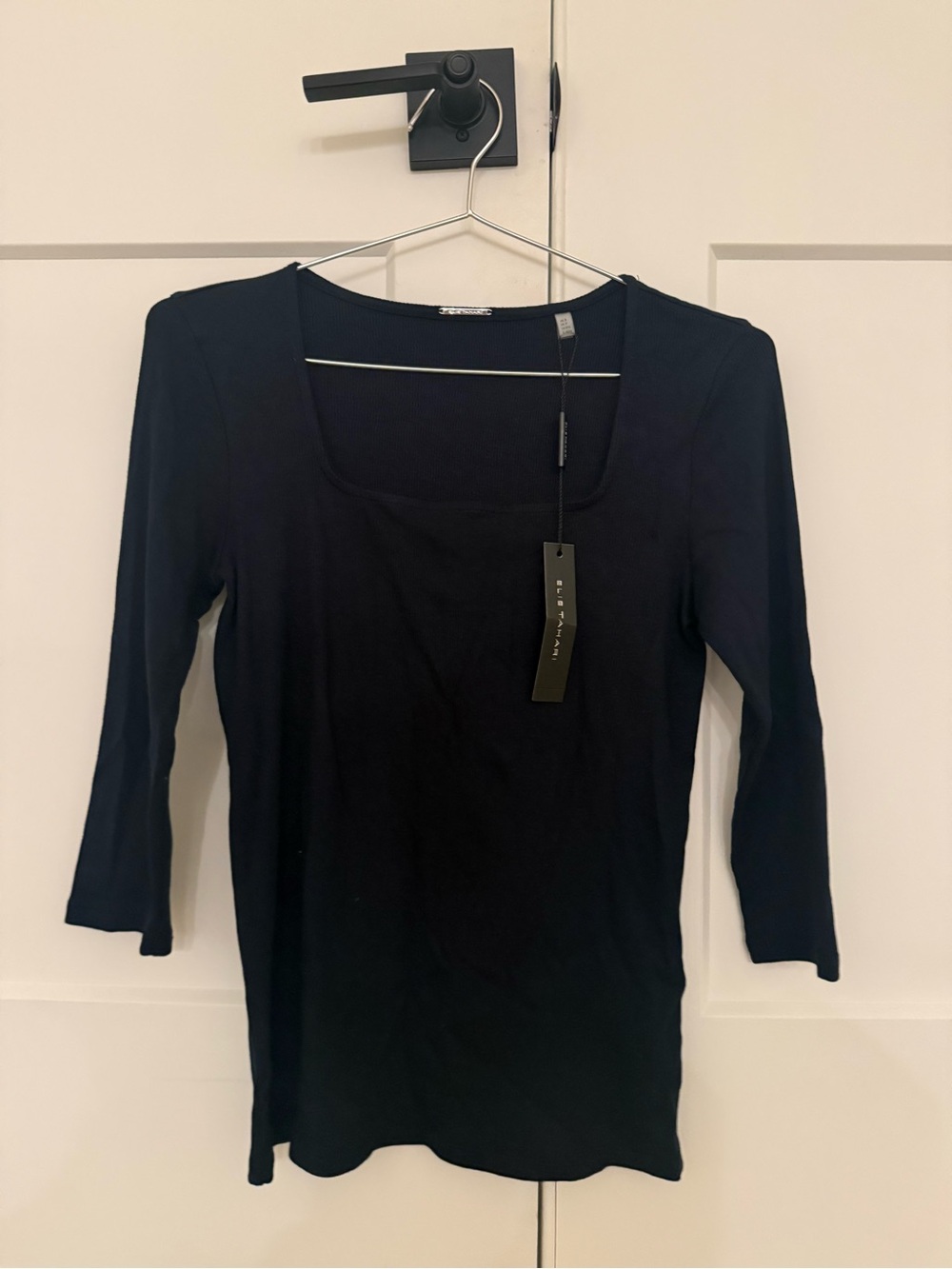Elie Tahari Black Scoop Neck Long Sleeve Top
